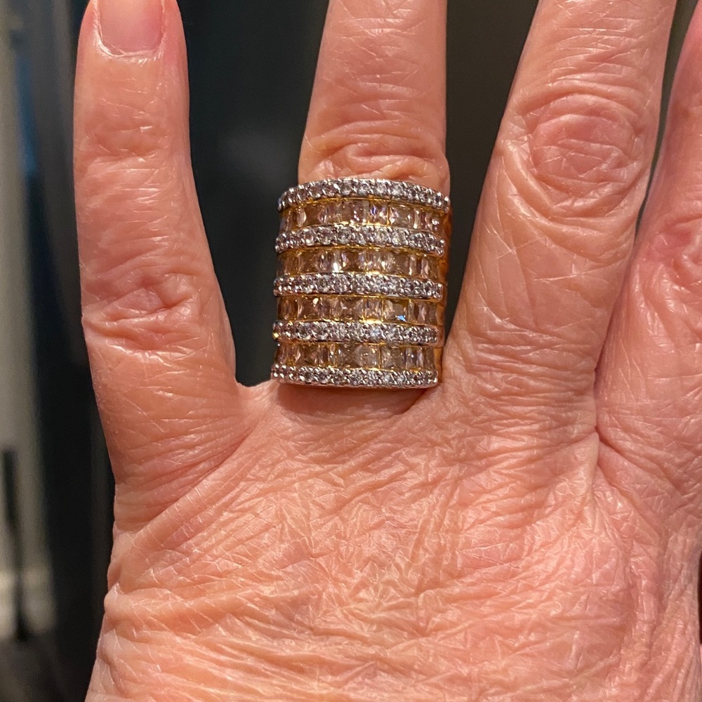 Elegant Gold and Silver Band Ring